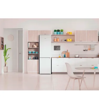 Холодильник Indesit INFC9 TI22W