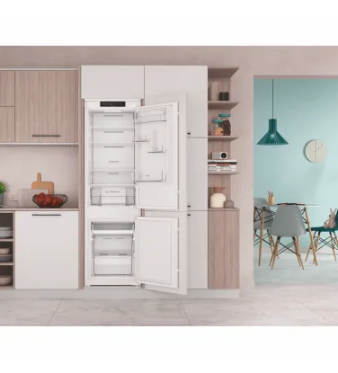 Холодильник Indesit  INC18T311   - 1