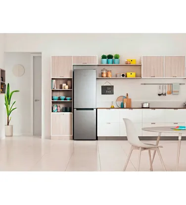 Холодильник Indesit INFC8TI21X